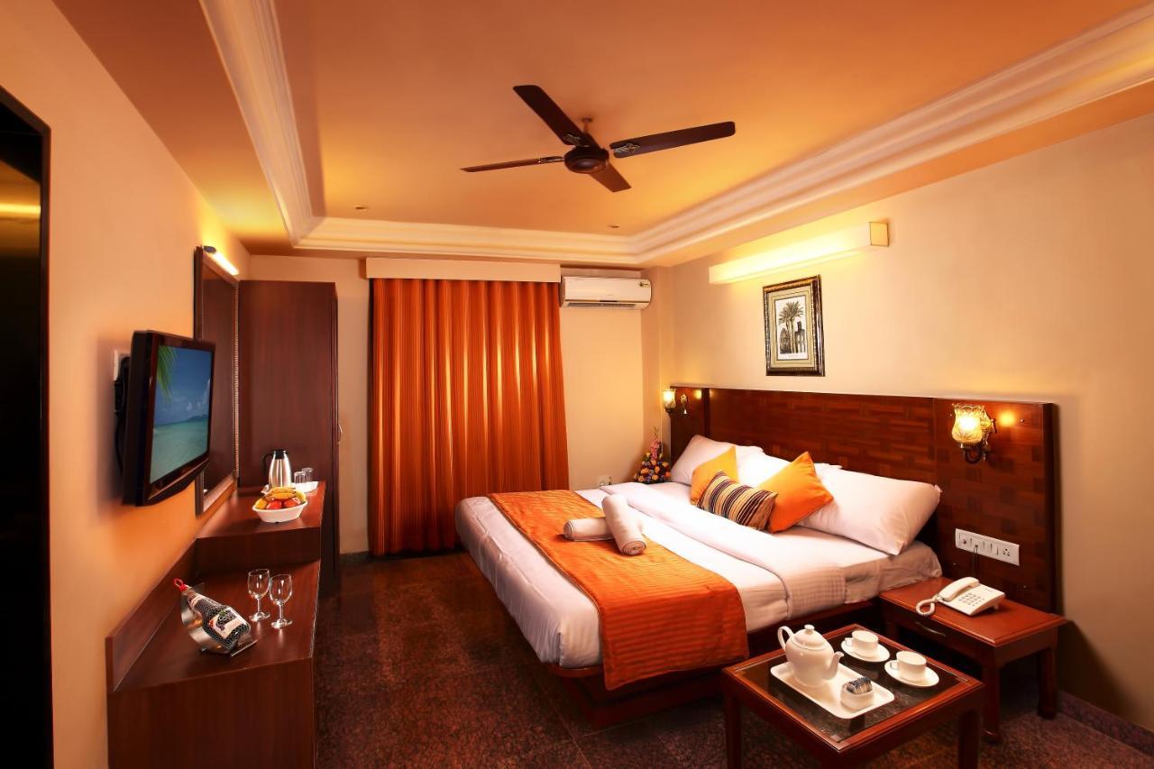 Hotel Rajdhani Panaji Exteriör bild