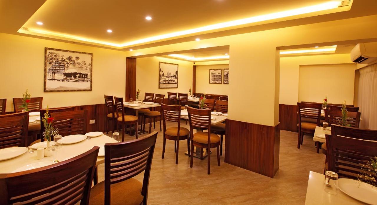 Hotel Rajdhani Panaji Exteriör bild